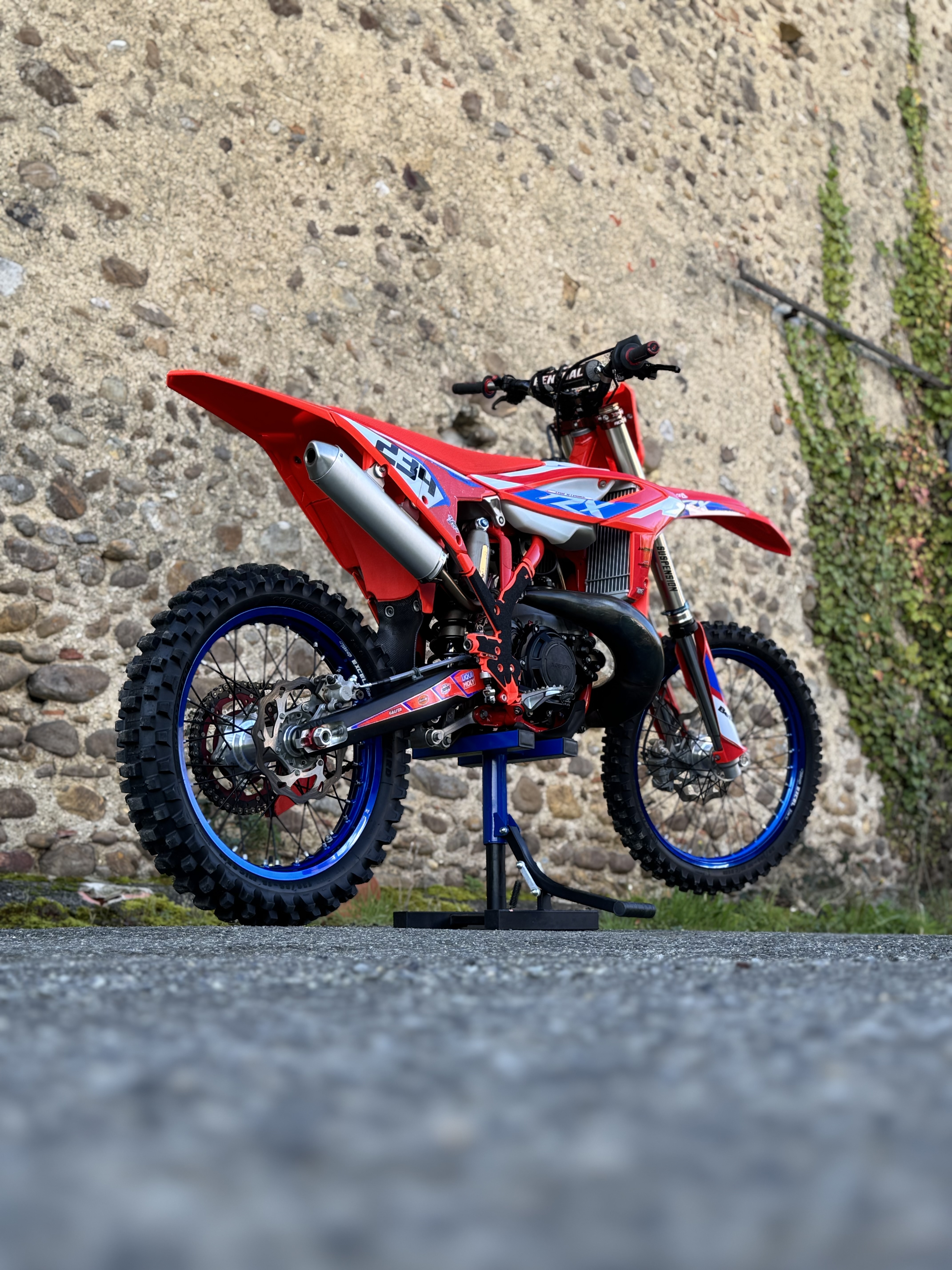 Motocross bike with X-tream Grip protection